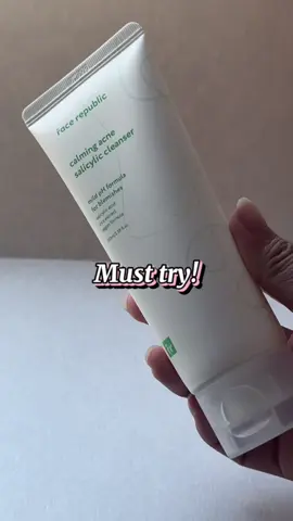 Perfect for oily and sensitive skin! 🤍🫧 #creatorsearchinsights #skincare #skincareroutine #cleanser #facecleanser #salicylicacidcleanser #oilyskin #sensitiveskin #facerepublic #facerepublicph 