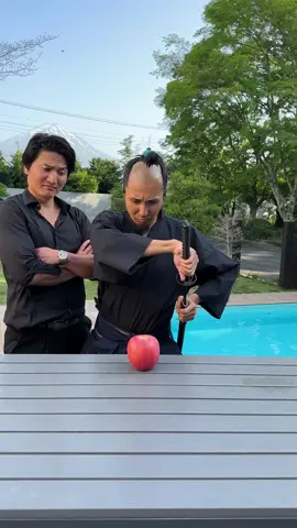 High speed apple cut 