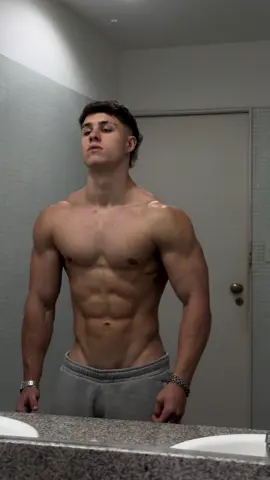Nex moth content in YOUTUBE! | ig:tommykrymer  - #fitnessmotivation #bodybuilding #bodybuilderlifestyle #aesthetic #bodybuildingmotivation #gymmotivation #fypgym #bodybuilder #physique #abs 