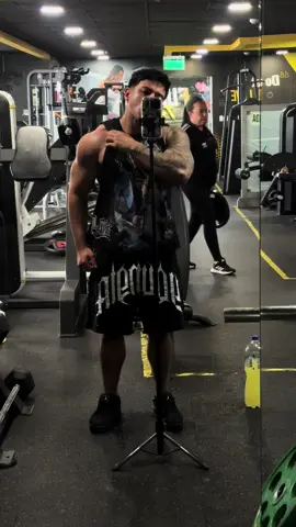 Seguiré secando, esto solo es el inicio de la carrera hacia mi PRIME 😜🤙🏻. Todo ahora de manera natural  . #heracles #Fitness #gym #cambiofisico 