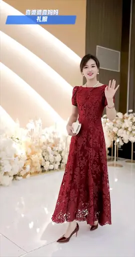 🌸 Đến một giai đoạn nào đó, chúng ta đều nhận ra rằng:  Làm bao nhiêu thì cũng chỉ ăn ngày ba bữa. Bạn bè cũng chỉ cần vài ba người tri kỉ. Quần áo mặc sạch sẽ, thoải mái thôi là được. Xe đẹp xe sang cũng không bằng đi trên hai chân khoẻ mạnh. Nhà to nhà cao cũng không bằng sống trong 1 gia đình hạnh phúc. Tối đi ngủ cảm thấy bình an, sáng thức dậy cảm thấy may mắn. Vậy là 