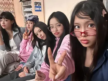 'di ko maiwasan na isipin ka :c #kpop #girlgroup #newjeans #njz #mhdhh #minji #hanni #danielle #haerin #hyein #ot5 #comfort #edit #fyp #kpopfyp #foryou #foryoupage #w2njz 