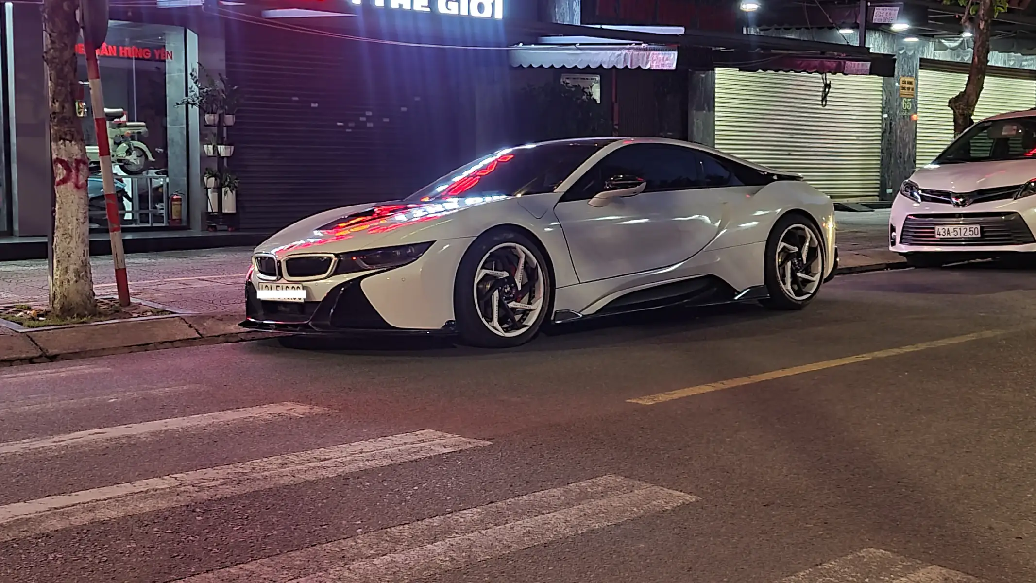 Săn Xe Phần N+ ...: (28/5) trên các tuyến đường tại tp Đà Nẵng #checkincardanang #bmwi8