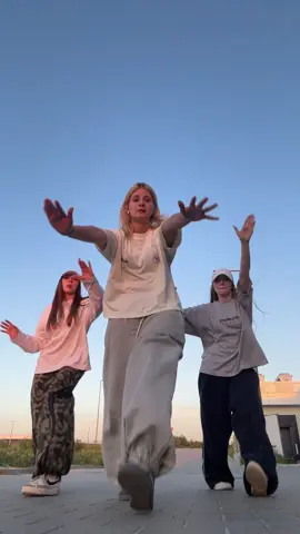 dc? @Lena @julia #fyp #dance #trio #dancetrend #viral 