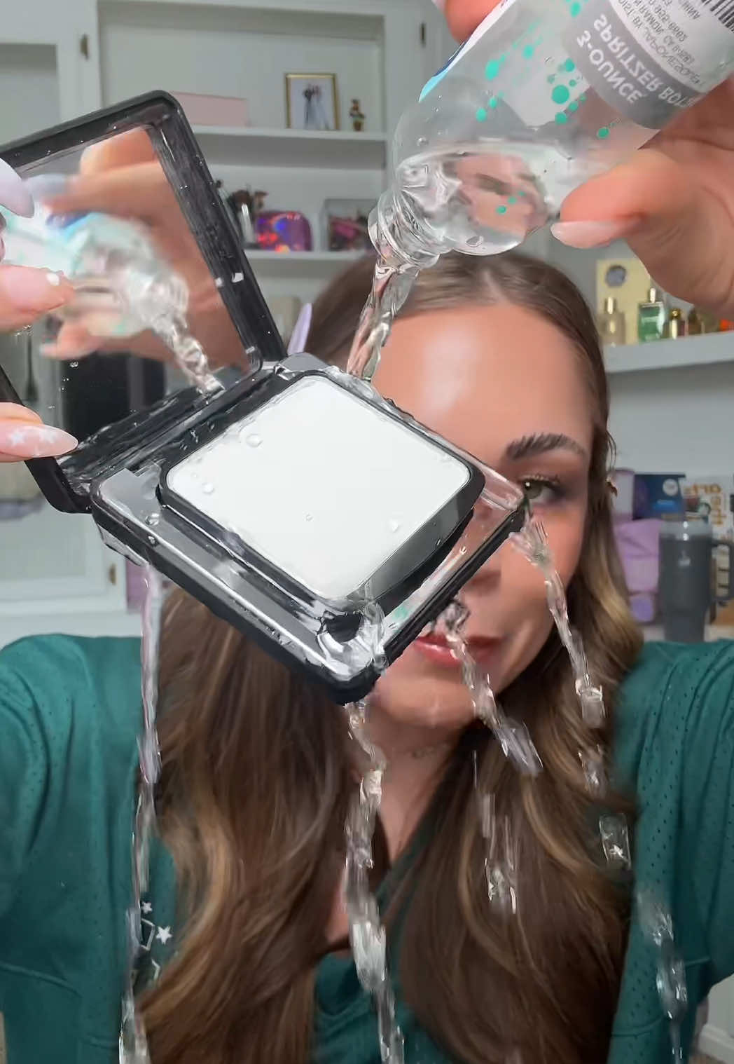 Waterproof, sweat proof, blurring translucent setting powder - there’s nothing I don’t love about it. @carslan_us @Carslan Global Official #carslan #carslanpowder #settingpowder #dryskin #comboskin #SuperBrandDay #anyonecanglow #treasurefinds #spotlightfinds #ttsdelightnow #giftguide #starcreatorcompetition #ttsstarcreator #ttsbeautybesties #tiktokshopcreatorpicks #TTSLevelUp #fashionlookbook #tiktokshoprestock #seasonalgems #springtok #tiktokshopmothersday #tiktokshopmemorialday 