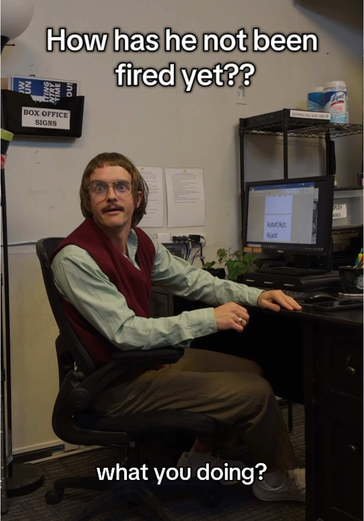He does this every day 😂            #comedy #fyp #sketchcomedy #officehumor 
