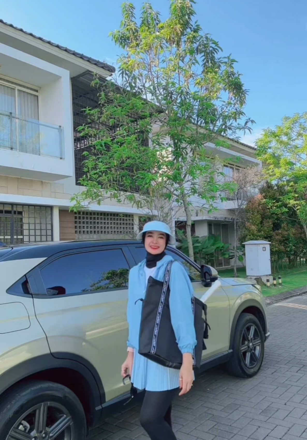 Jaket olah raga parasut wanita 🩵 #ootdhijab #ootdfashion #jaketparasut #fypviral #olahraga 