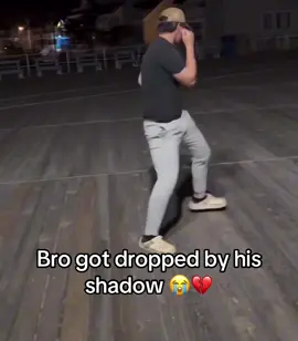 Na that’s maniacal work champ 😭 (via papiigiio/IG) #shadowboxing #boxing 