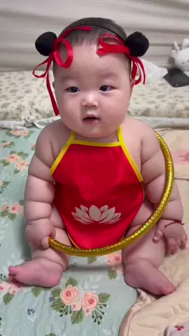 🥰 Mấy cô chú có mê bé chưa nè !#embedangyeu #embedethuong #embecuame #mẹvàbé #mẹbỉmsữa 