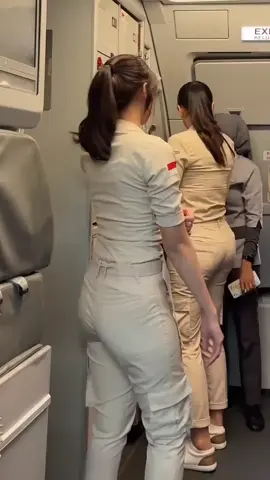 #superairjet #pramugarimilineal #fypシ゚viral #pramugaripesawat #brandatiktok #pramugaricantik #pramugarisuperairjet #pramugari #anousment #pramugariindonesia #saj 