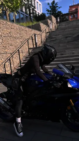 where are my shorty biker girls? 🎀 #fyp #motorcycle #bikergirl #bikesoftiktok #biketok #yamahar6 
