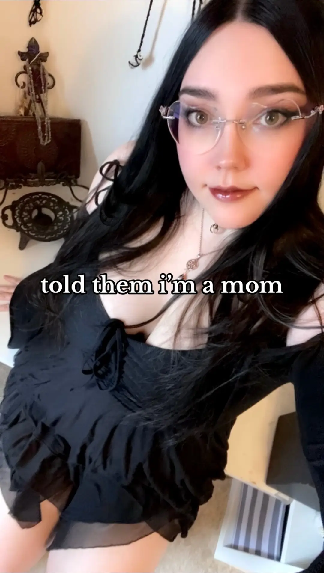 i’ll probs end up deleting this bc i don’t usually post my personal life but this snippet of the story was too perfect for this trend lmao she is v much alive and well 💕  . #fyp #holyfknairballl #babydaddy #singlemom #fypシ #momlife #ex
