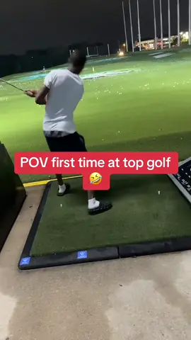 Cartoon ahh swing 😂 (Via @_.dewberry ) #golf #topgolf #fail #sports #funny #golftiktok 