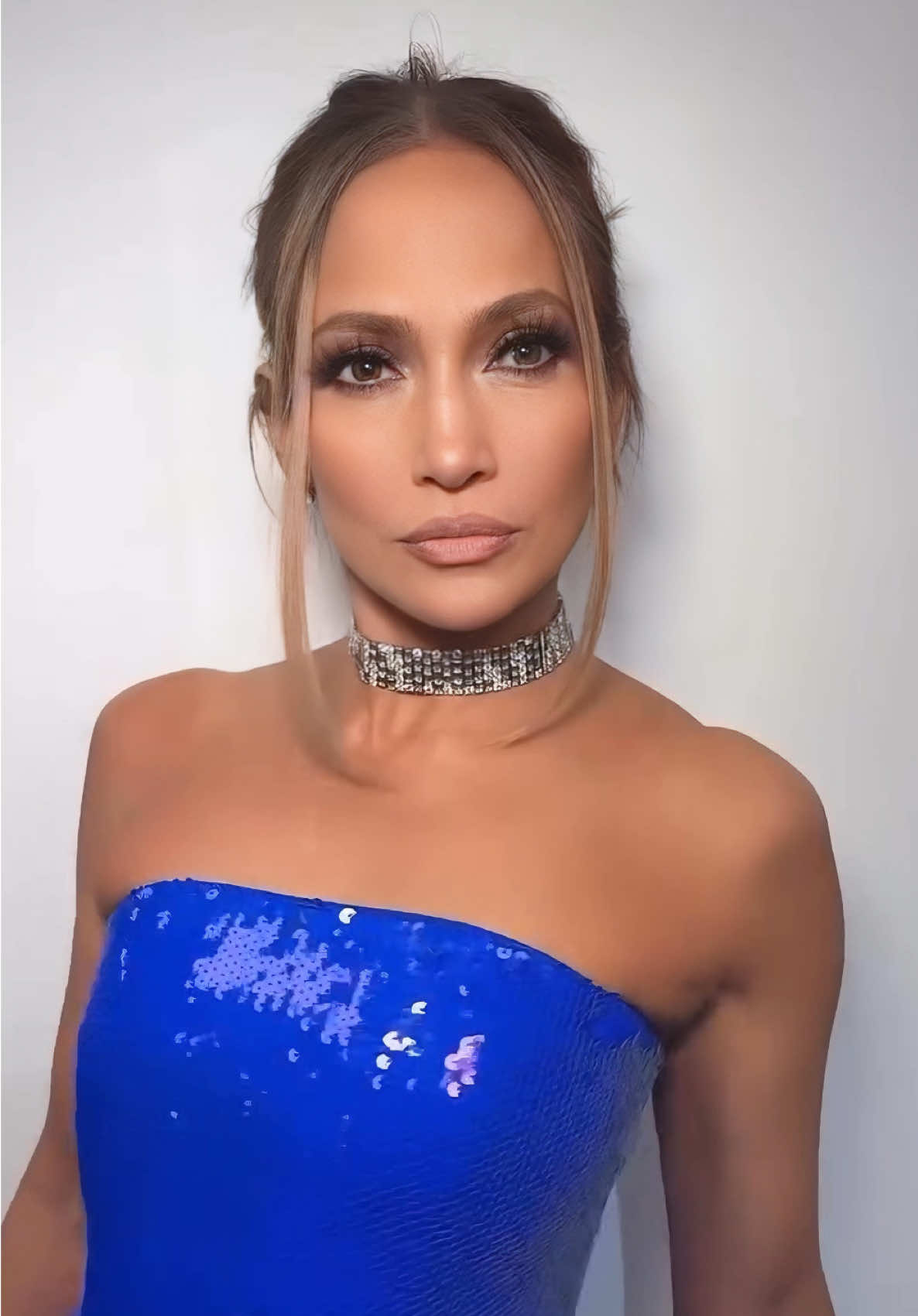 This Years #amas Host 😍 #jlo #amas2025 #jenniferlopez #fyp #jlofans #foryoupage #jlover #viral #jlolivein2025 #jlolive @JLO 