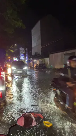 banjirr!!#gadingrejopringsewu #uap #fyp #สโลว์สมูท #pringsewulampung #fypシ゚viral🖤tiktok☆♡🦋myvideo❤️❤️🥰🥰 universd