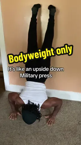 Here’s a calisthenics workout for your shoulders from beginner to more advanced. #calisthenics #bodyweighttraining #shoulderworkouts #fyp 
