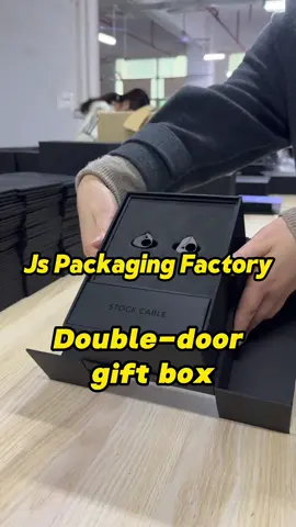 Luxury open two doors gift box personlized for earphone, brand packaging, export to uk, high quality box choose, not economy choice, moq1000pcs.#packagingmanufacturer #shippingworldwide🌍✈️ #giftbox #giftboxfactory #totalsolution #packagingfactory #customize #brandpackaging #giftpackaging #doubledoor #chinapackaging #packagingvendor #packagingmanufacturer 