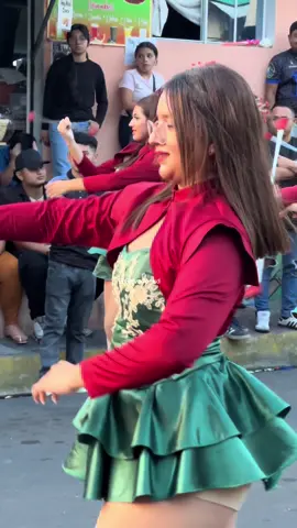 Preciosa Cachiporrista selena 🥰🇸🇻