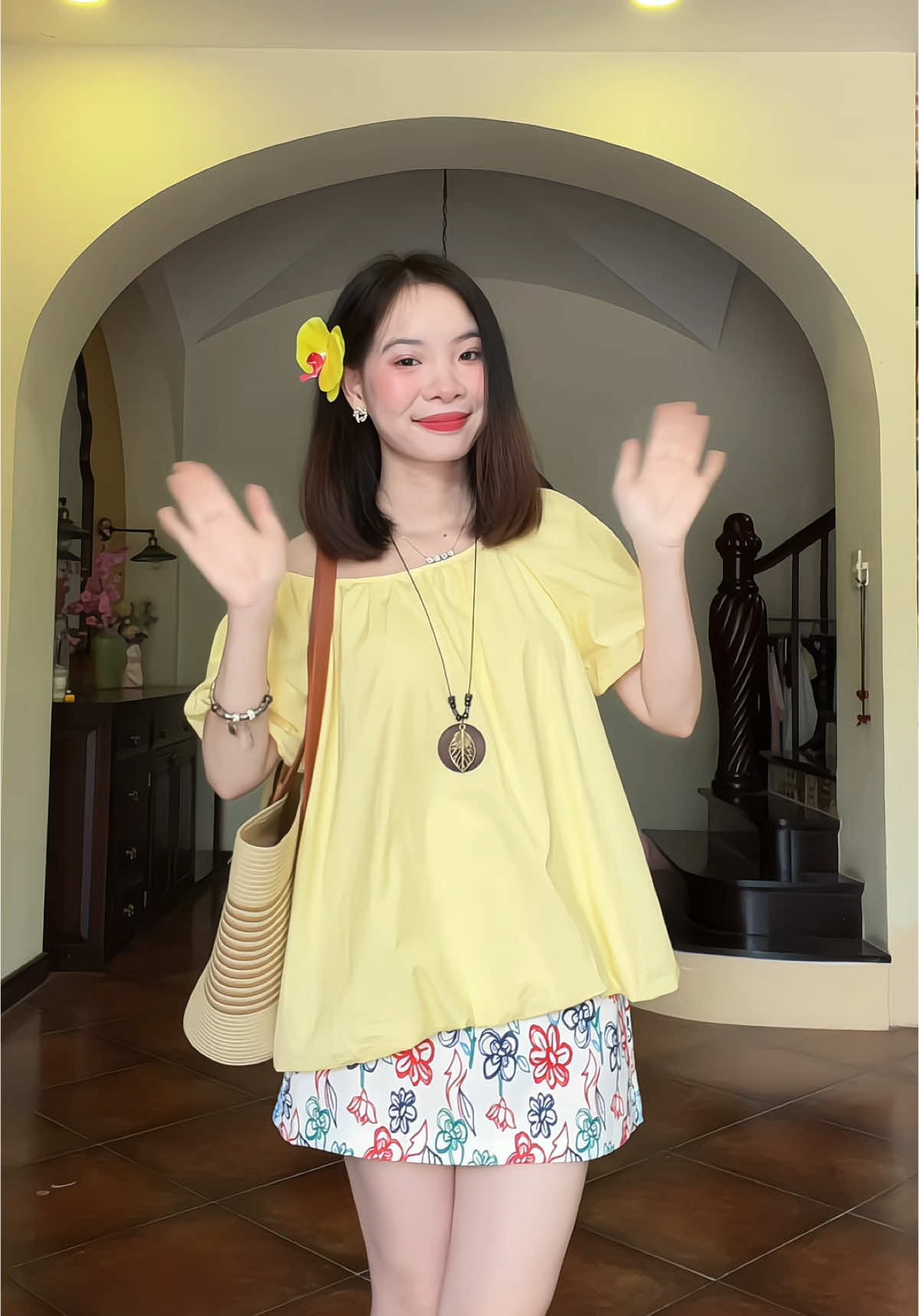 Set áo vàng phối chân váy hoa xinh lắm í #OOTD #outfitideas #summervibes #xuhuong #setxinh 
