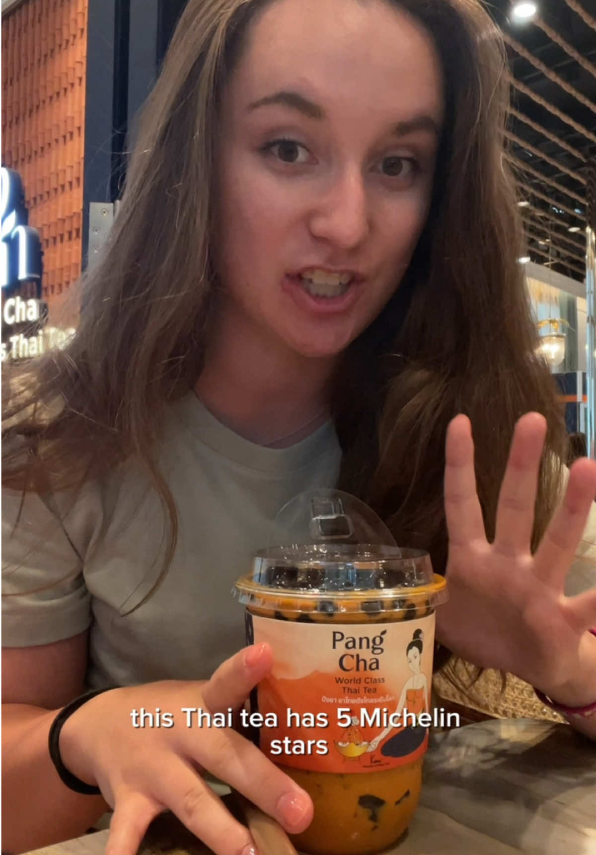How I spendt the last of my baht in Thailand …. because apparently Thai tea can receive Michelin stars?! #bangkok #bangkokthailand #thaitea #Foodie #foodvlog #michelinstar #michelinguide #michelinstarrestaurant #thaitearecipe #boba #bubbletea #foodtiktok #thailand #tastetest 