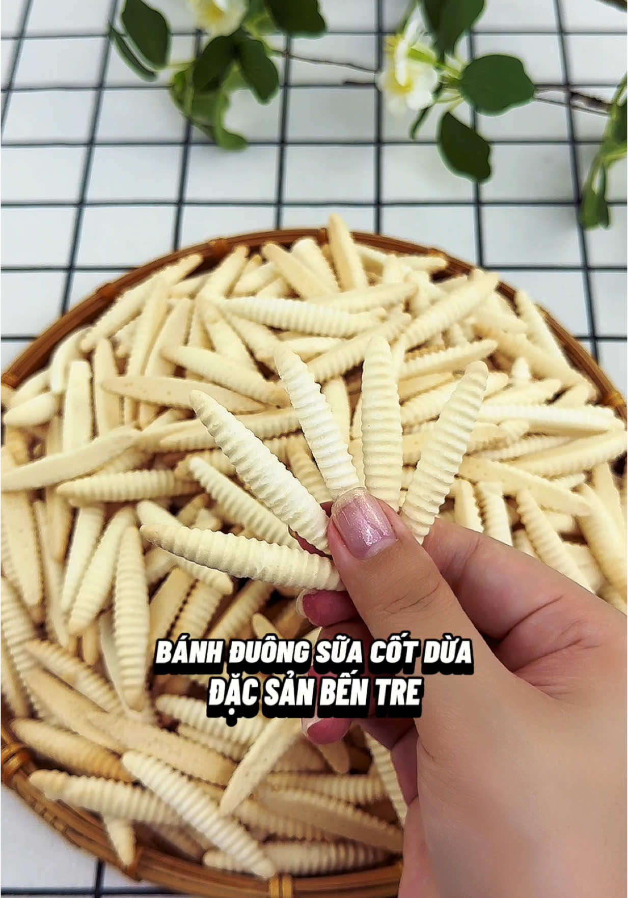 Bánh đuông sữa cốt dừa đặc sản Bến Tre #thuongntb #tiemthuong #review #thuhaifreeship #muataitiktokshop #reviewanngon #reviewfood #ancungtiktok #mukbang #banhduongdua #banhduongsua #banhphongsuacotdua #dacsanbentre #banhconsung 