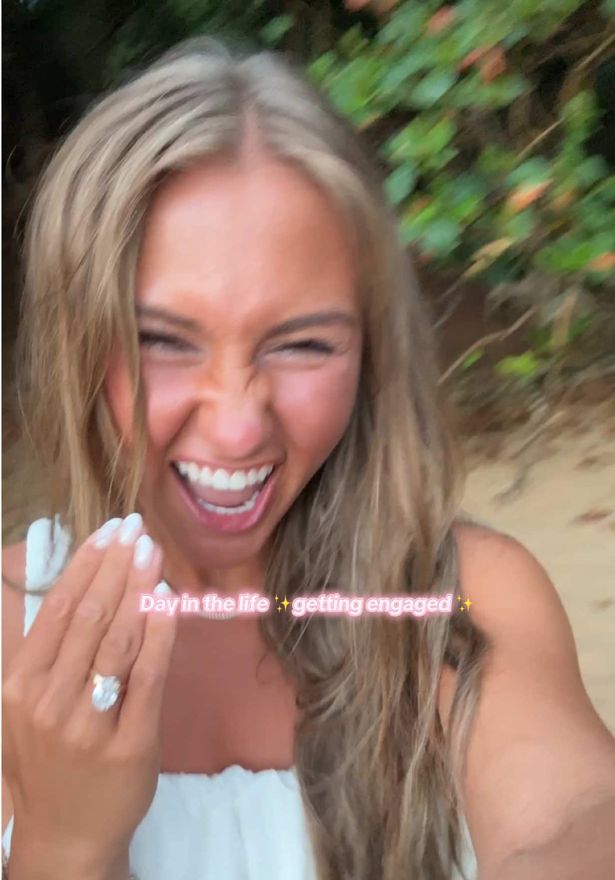 Such a surreal moment #nebraska #maui #hawaii #vacation #engaged #engagement #proposal #ditl #dayinthelife 