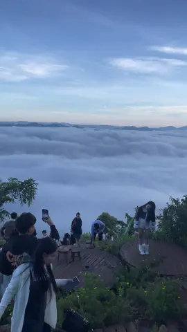 Hôm nay đà lạt lại đón một biển mây quá đẹp chia buồn cùng ae mấy ngày trc nhé #sanmaydalat #dalat 