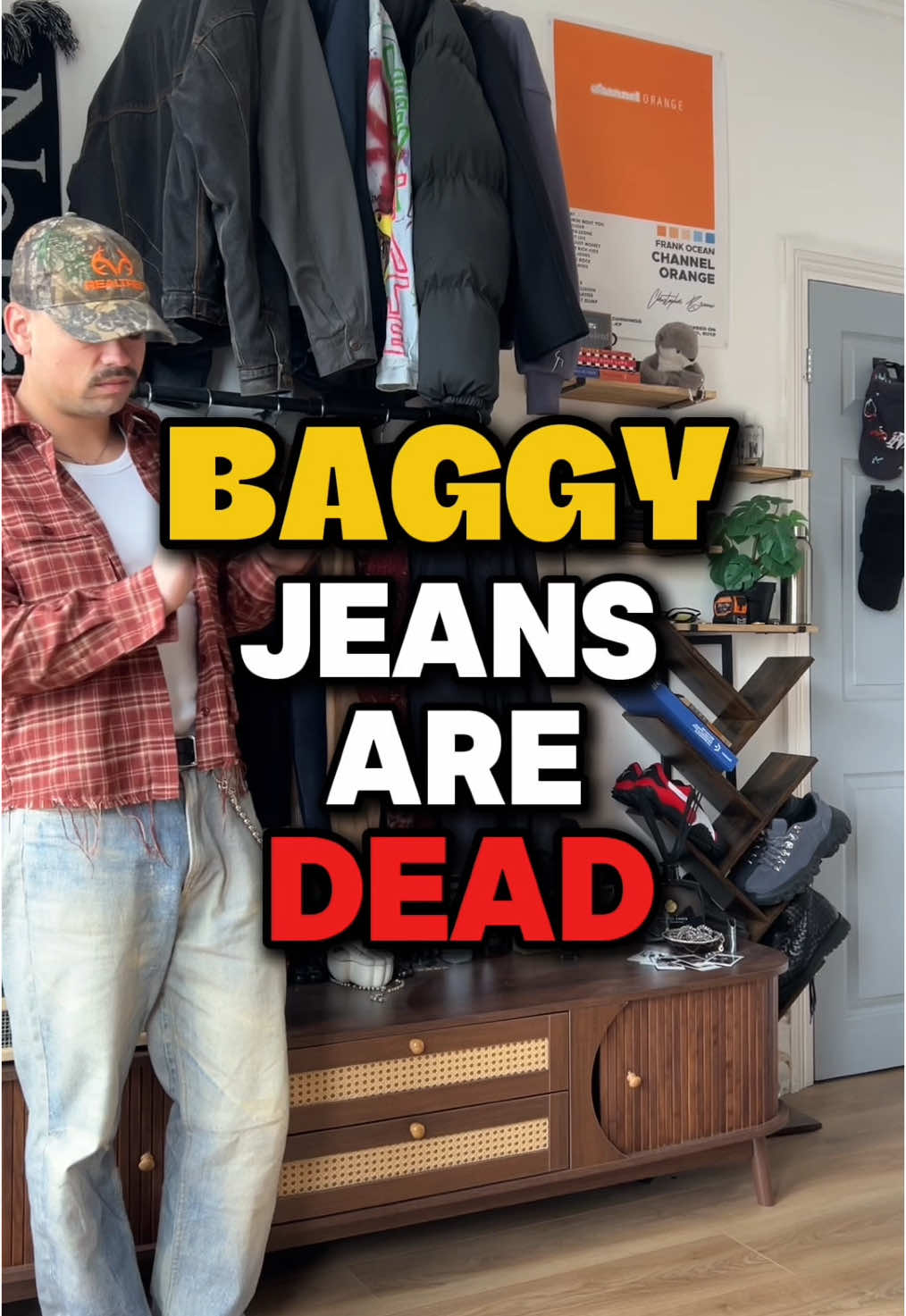 are baggy jeans dead ? Although I’ve seen multiple creators have their own take on this, I completely get it’s been overdone in mainstream fashion But when it comes to trends it isn’t necessarily bad to hop onto fashion trends if it aligns with your style and you personally really like it But if you want fashion advice on timeless fashion pieces and you’re looking into getting timeless wardrobe essentials Here’s a list of a few pairs of classic denim as well as some timeless wardrobe essentials But at the end of the day, you don’t need to wear timeless fashion pieces. I honestly think timeless fashion doesn’t really exist. But here are some main points as to why people think baggy jeans are dead but at the end of the day just wear whatever you want I will still be rocking my baggy jeans #baggyjeans #baggypants #jeans #FashionAdvice #fashiontips 