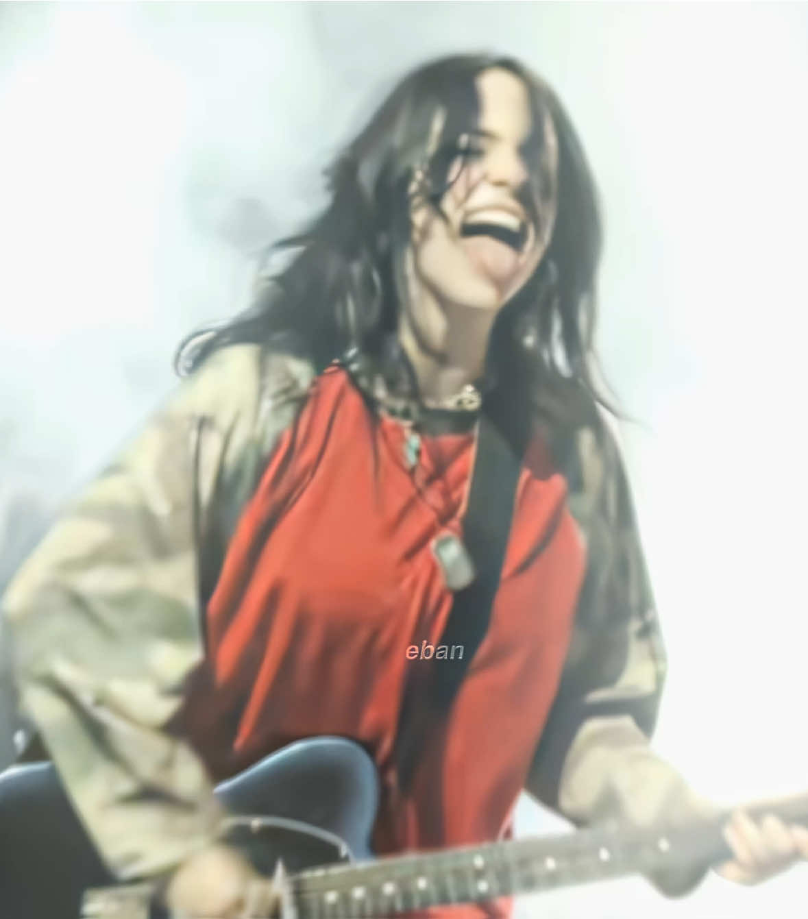 her with a guitar is the best thing 😩 || @BILLIE EILISH #billieeilish #billieeilishedits #AMAS #aoty #billieeilish #eilish #billie #edits #edit 