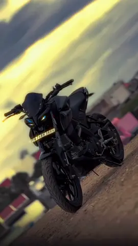 #Yamaha #Mt15 #India #YoutubeShorts #Trending #Subscribe #Viral #Shorts #Motovlog #Vlog 