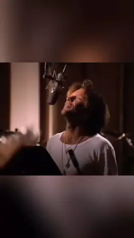 BON JOVI CANTA: CAMA DE ROSAS LANZAMIENTO: 1993 Se agradece el esfuerzo.. #bonjovi  #camaderosas  #amorenespañol 