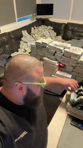 Наш канал по ссылке в описании профиля 🤫💵💰💶😉 