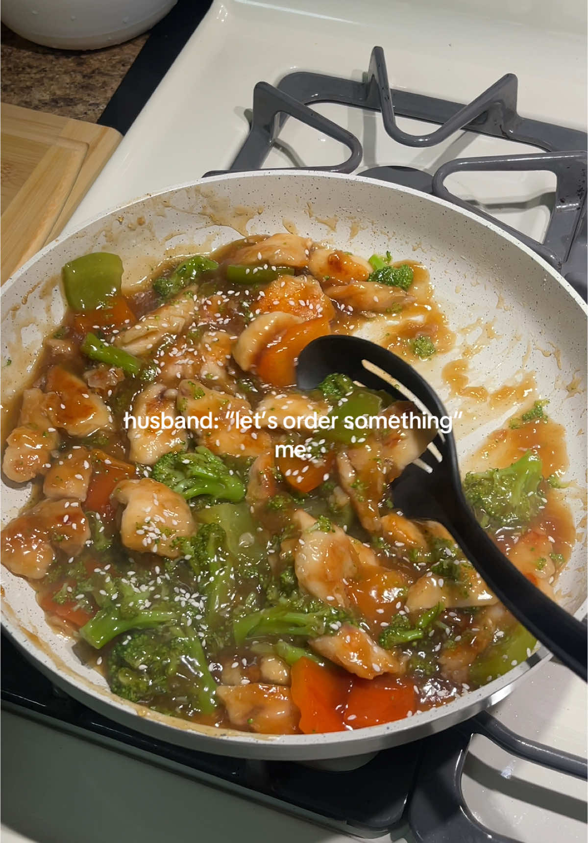 Homemade food hits different✨👩🏽‍🍳 . . #cookingathome #cookingforlove  #chickenstirfry #stirfry #EasyRecipes #wifeskills #chefmode #wifematerial #cookingformyhusband #tiktokviral #FoodTok #fypシ #foodblogger