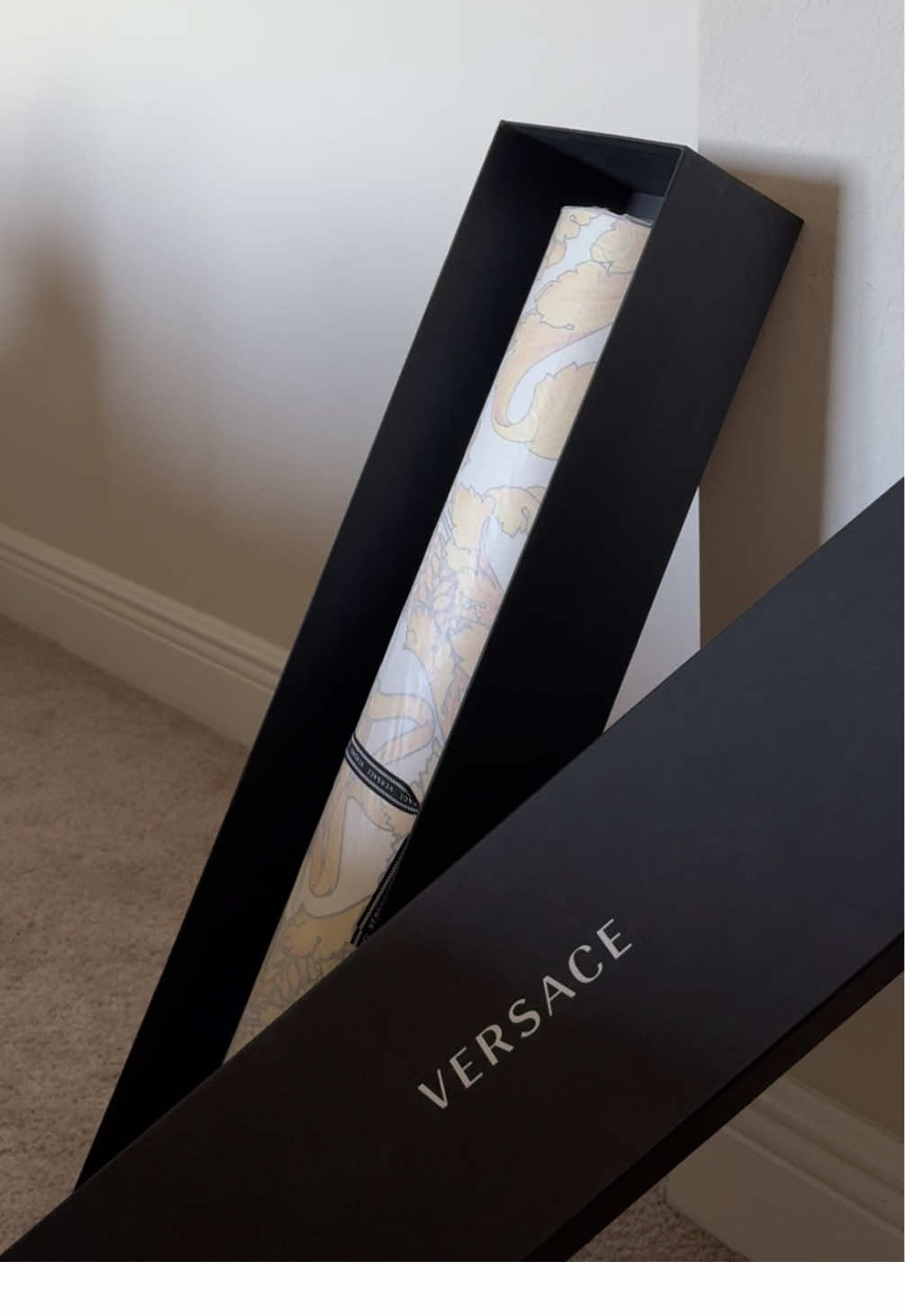 #versace #unboxing #yoga #yogagirl #fyp #yogamat 