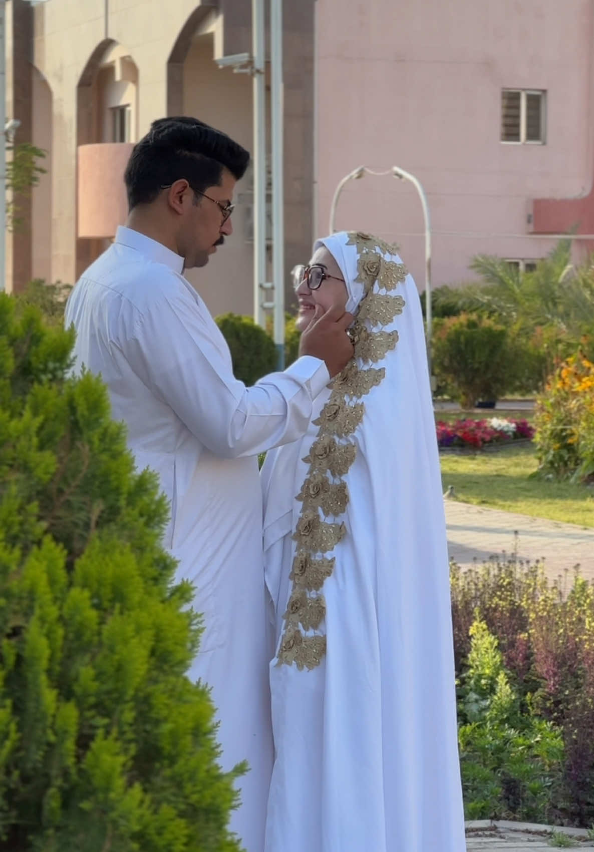على هدى فاطمة وعلي (ع) طلبت القرب منك ♥️🫂
