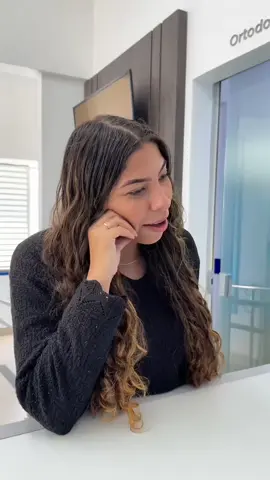 O mau hálito pode ser um alerta de que algo não vai bem com a sua saúde bucal. 😬💭 Mas você sabe quais são os sinais e como prevenir? Assista ao vídeo, entenda as principais causas e descubra quando é hora de procurar um dentista. Na OrthoDontic, estamos prontos para cuidar do seu sorriso de forma completa. #MauHalito #SaúdeBucal #OrthoDontic