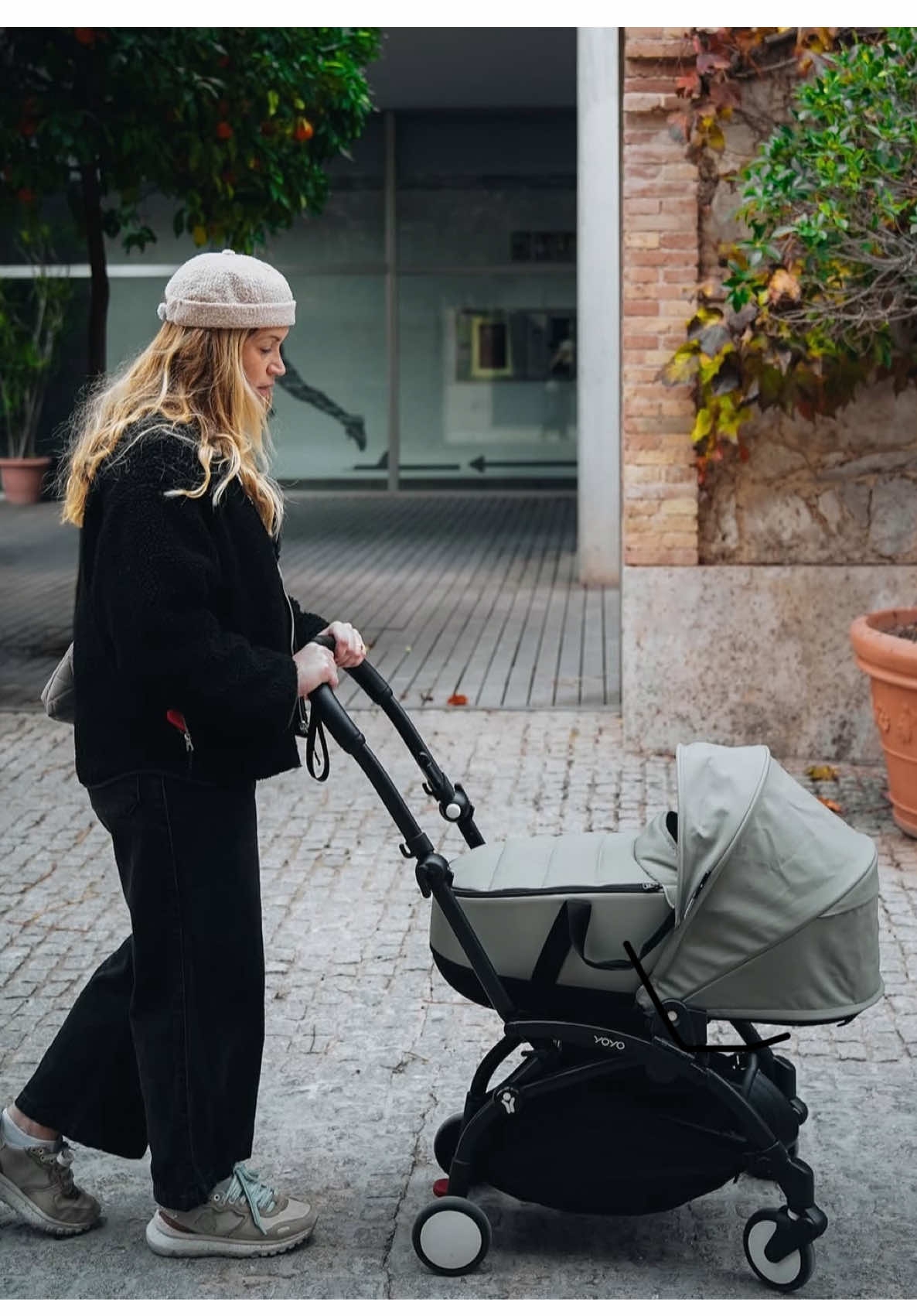 STOKKE YOYO 3// NOW IN OUR TRAVEL ESSENTIALS SALE This ultra-compact travel system is perfect for parents with limited space. With it’s IATA approved fold, the Yoyo3 will fit in your small boot, narrow hallway - or even an aircraft overhead cabin! Struggling to find a pushchair that fits in your boot? Why not avail of our FREE boot checks - head to ByggeBo.com to find out more about our dedicated Baby Buying service.  #byggebo #compactpushchair #stokkeyoyo #yoyo3 #travelsystem #buyingforbaby #firstimeparents #babystore #pregnancyireland #stokke #herewegrow #travelstroller 