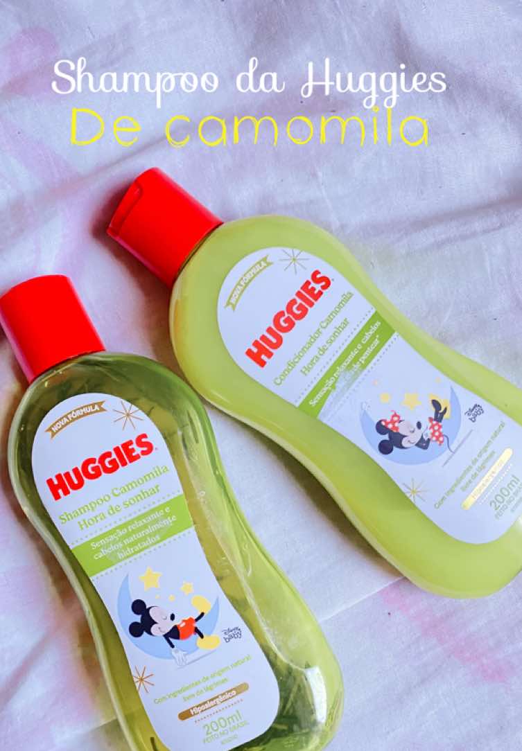 Testei o da Chicco baby moments e não funcionou, minha bebê nasceu muito cabeludinha mais por volta do 3 mês o cabelo começou a cair mesmo usando o shampoo da Chicco fiquei desesperada e resolvi testar essa da Huggies com alecrim que tanto as mamães daqui do TikTok falavam e já estou vendo diferença 😍 diminuiu a queda, está crescendo muito rápido já estou até vendo uns projetos de cachinhos.  Alguém mais já testou essa dica?🥰#foryoupage #fyp #huggies 