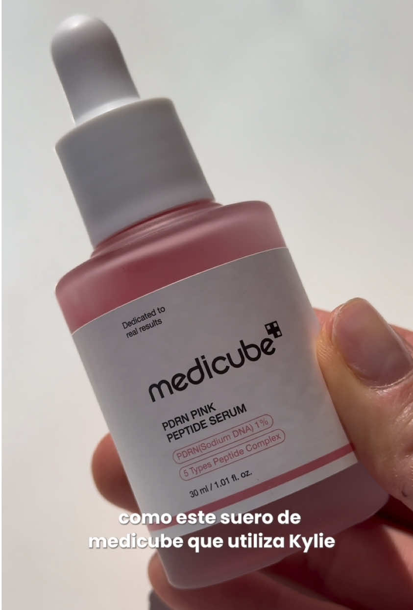 Este suero es un 10/10 🩷🌹 es el PDRN Pink Peptide Serum de Medicube, cómpralo en Skinco Beauty ! #skincare #koreanskincare #koreanskincareproducts #makeup #kbeauty #serum #pdrn #kylie #skincareviral #skincarecoreano 