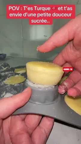Dessert rapide 👀 #dessert #fyp #squishy #🇹🇷 #fyyyyyyyyyyyyyyyy #tatli #EasyRecipe #tiktokfood #milk #desserts #recette #recetterapide #pourtoii #Recipe #pov 