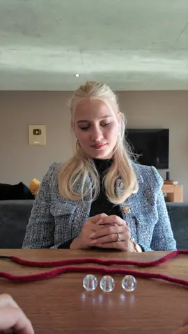 How is this possible? 🤔 @Juliet #magic #tiktoksouthafrica🇿🇦 #puzzle #grandmatrick #impossible 