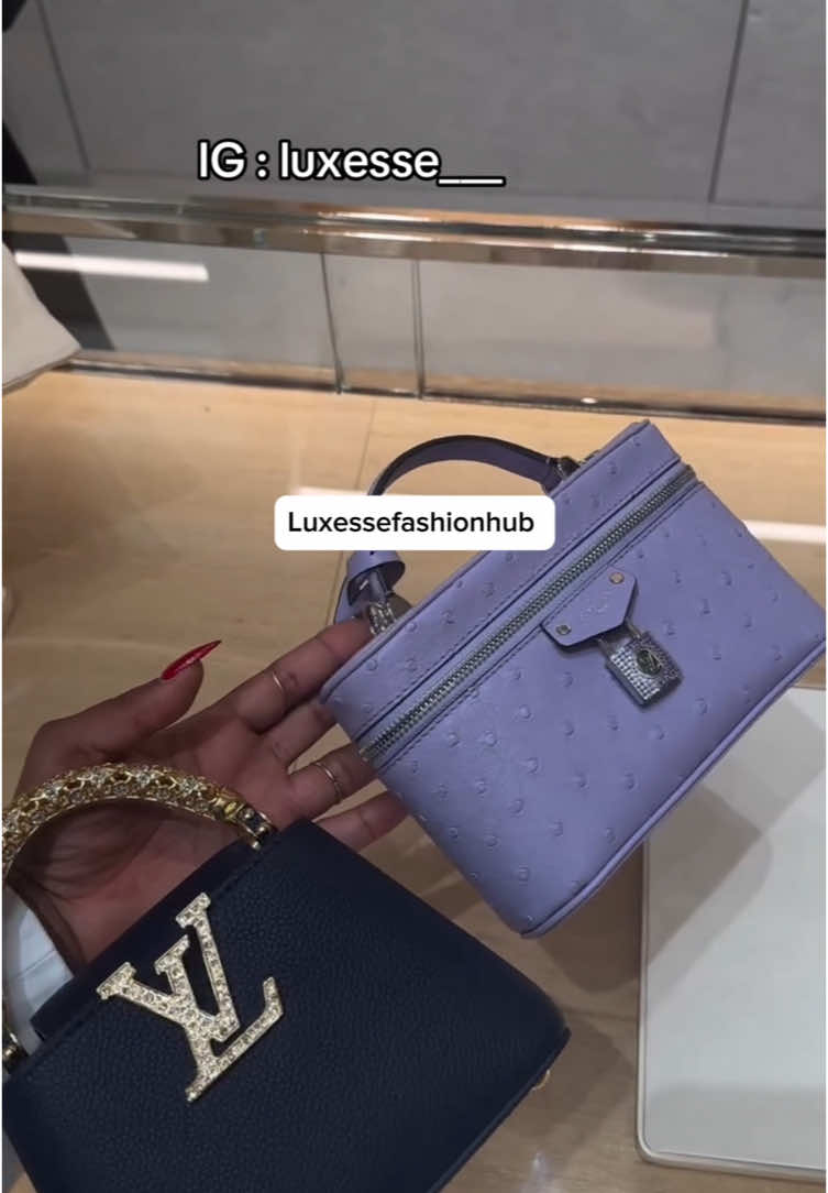 Shop this bags and slippers via WhatsApp link in my bio  #CapCut #fyp #viralvideo #TikTokFashion #fashionhaul #handbags #bagvendorinenugu #luxessefashionhub #handbags #bag #smallbusinessownerinenugu 