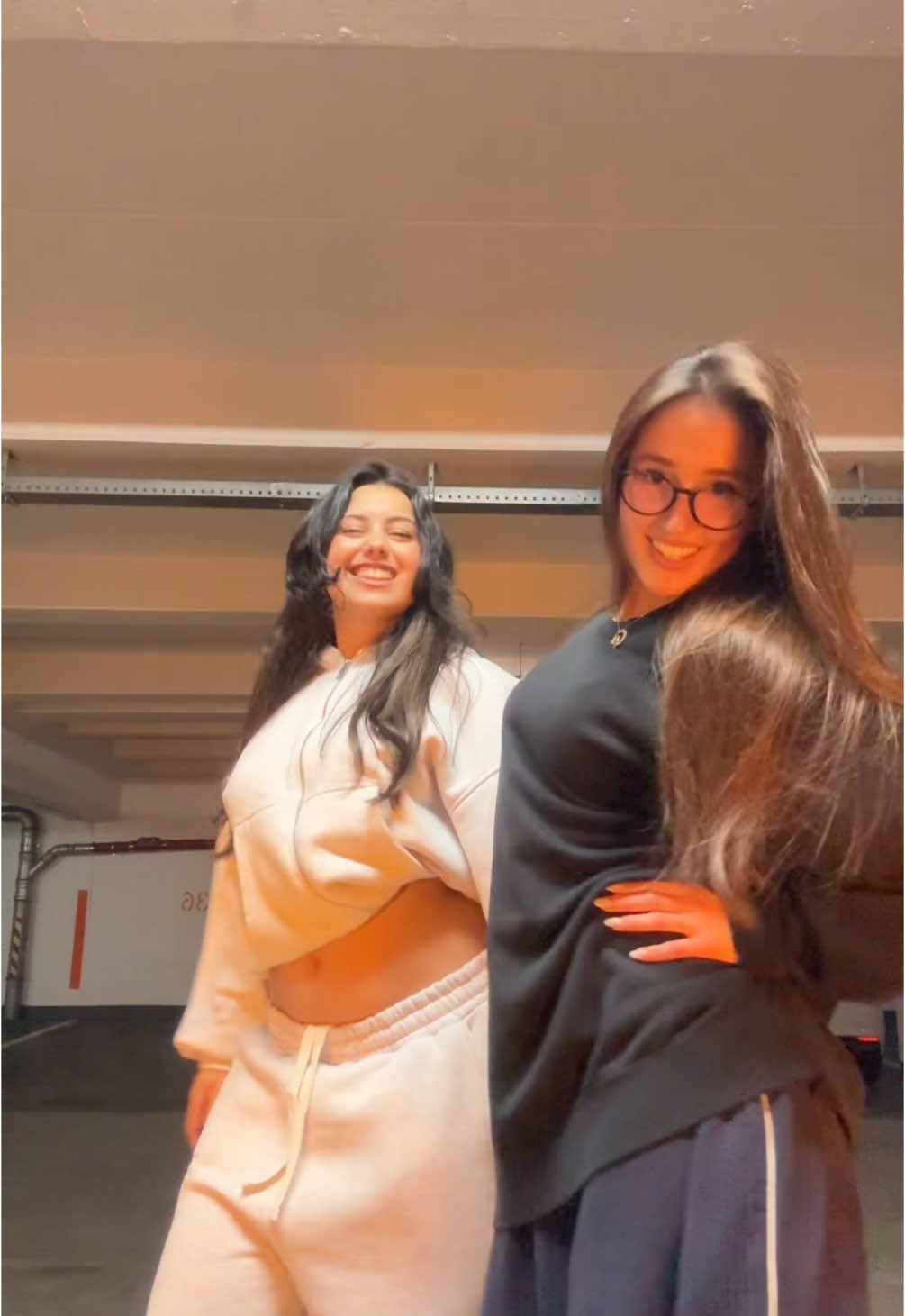 this Trend 🤌🏼🤌🏼🤌🏼 DC: PLEASE TAG!!!! @susanna.srk 💘💘 #spanishtiktok #dancetutorial #dancechallenge #dancersoftiktok #dancer #dance #choreography #trenddance #newdance #tutorial #dancechoreography #trending #foryou #foryoupage #viraldance 