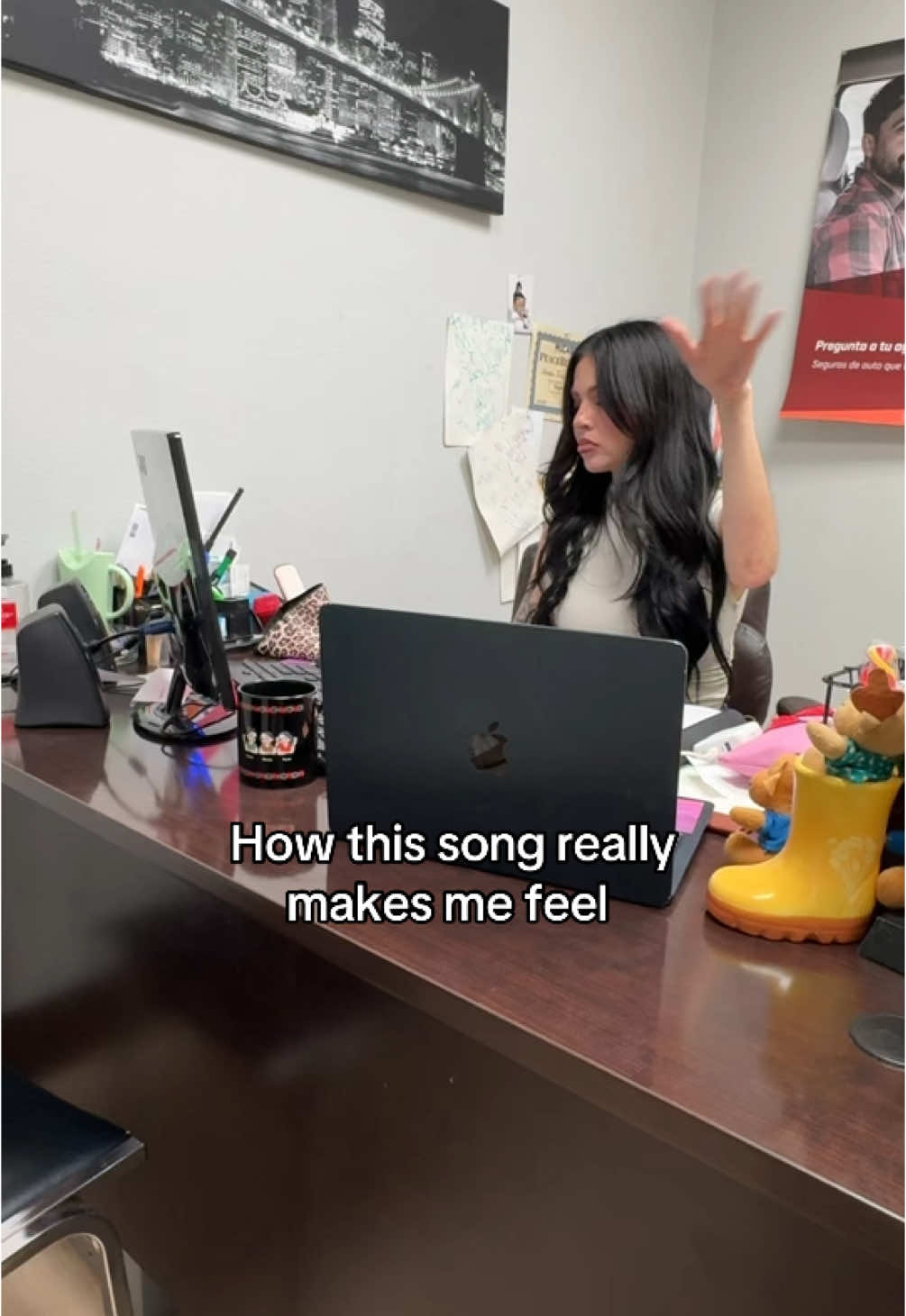 Will have to stop listening to @discolines during work hours 🤭😂 this is my summer anthem✨💕 #discolines #edm #elenamarrufo #foryoupage #fyp 