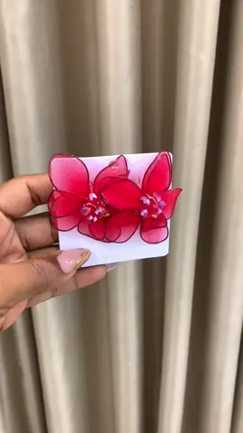 Flower earrings 🌺 🏷 6,000 Naira  #aestheticjewelry #earring #accessories #SmallBusiness #viralvideos #jeweleryvendorinlagos #trendyyy 