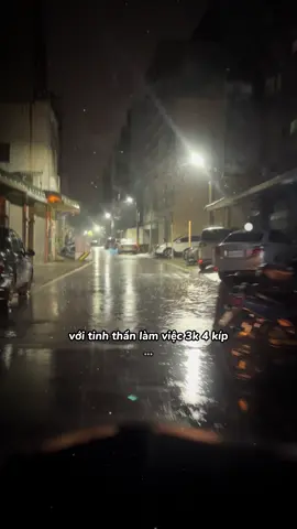 Tranh thủ làm đêm mà mưa quá bác ak🤣#đàiloanvietnam🇻🇳🇹🇼  