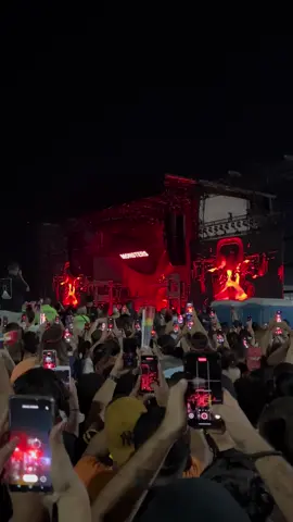 BAD ROMANCE! #ladygaga #badromance #riodejaneiro #copacabana #mayhem