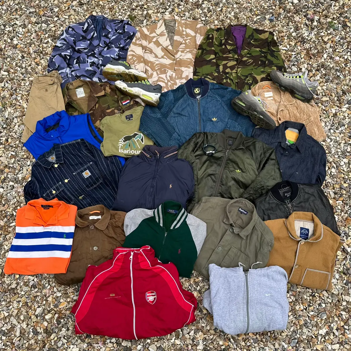 • Check out the link in my bio for all other channels! • • •  #carbootsale #carboot #thriftwithme #vintageclothing #vintageclothinghaul  #carbootsale #thriftwithme #thriftingfinds 