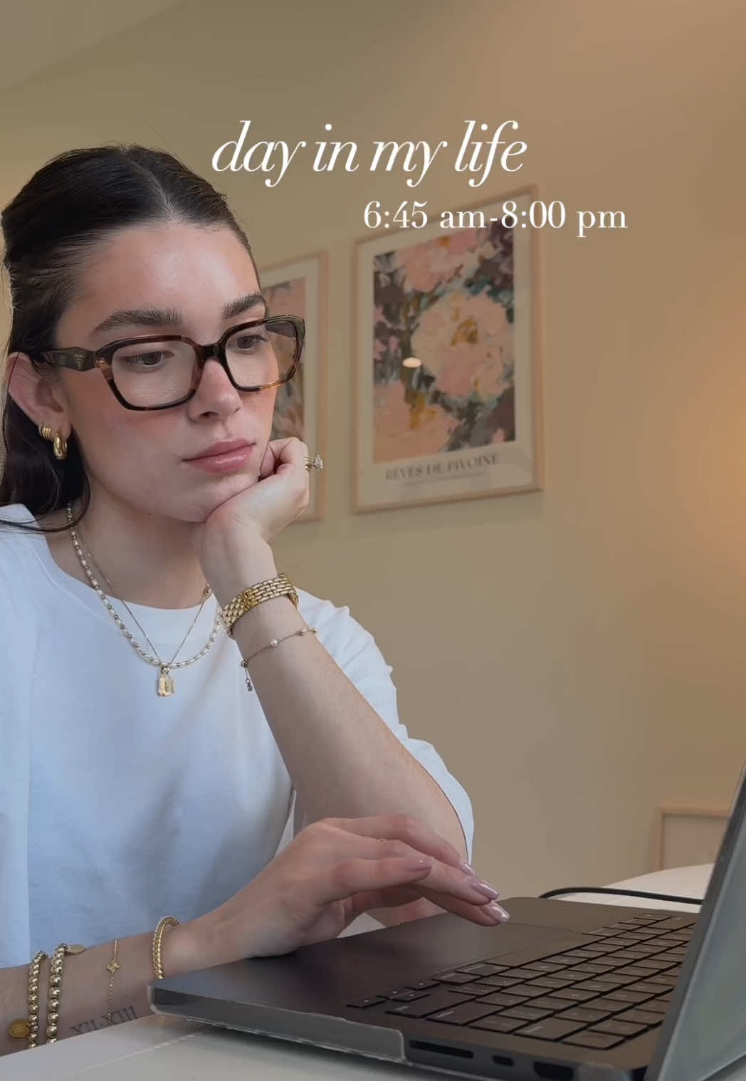 Catching up on editing these vlogs💓💓  #Vlog #dayinmylife #diml #dayinthelife #productiveday #morningroutine #morningmotivation #morningvlog #sephora #workday #cleangirlaesthetic #pinterestaesthetic #cleangirl #girlhood #fyp @Summer Fridays 