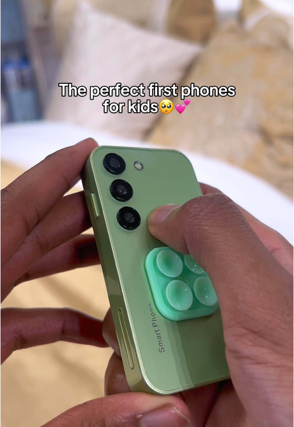 All kids need these phones🤭 #fyp #iphone #samsung #phone #miniphone #smartphone 